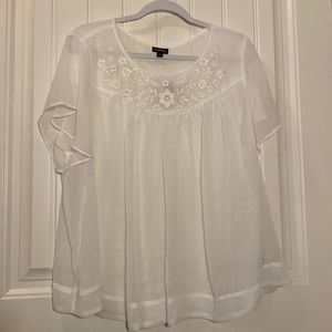 Torrid sheer white embroidered blouse. Chiffon. Size 1X. NWT.